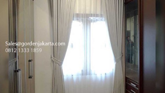 Pemasangan Gorden Minimalis Polos Putih Dengan Vitrage Di Jl Delman Kencana Tanah Kusir Kebayoran Lama